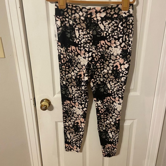 New Directions Studio Abstract Print Leggings - Picture 4 of 7